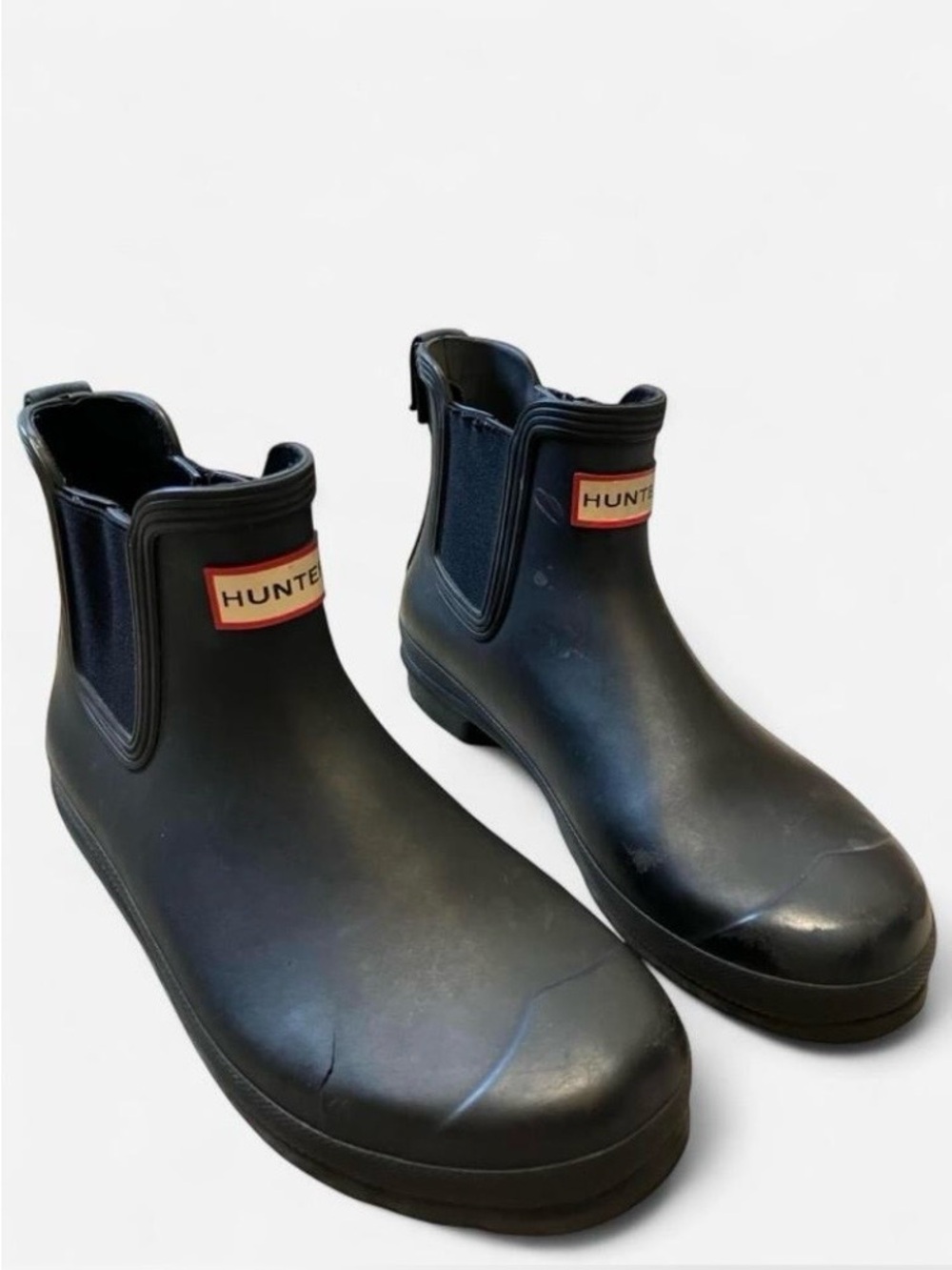 Hunter Women’s Short Chelsea Rain Boots in Black with Red Logo Size 8